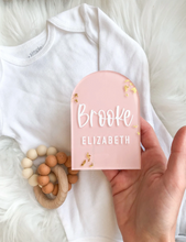 Load image into Gallery viewer, Arch Acrylic Name Plaque